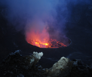 hiking mount nyiragongo
