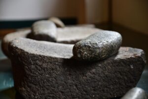Rwanda-stone-grinding
