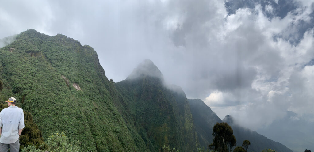 rwanda-versus-congo-trekking