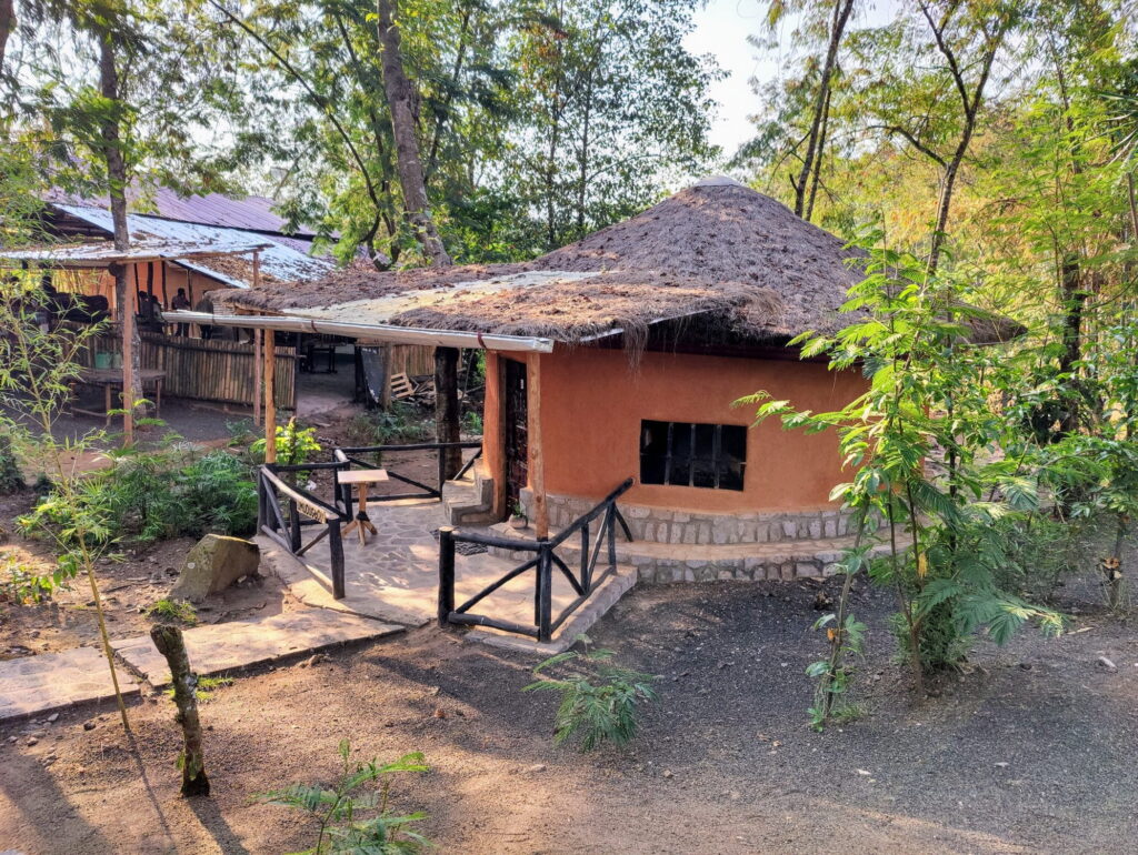 red-rocks-rwanda-amahoro-tours