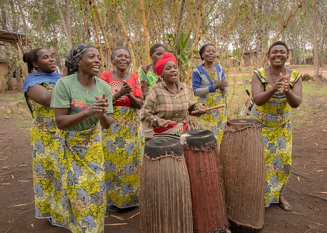 red-rocks-rwanda-and-amahoro-tours